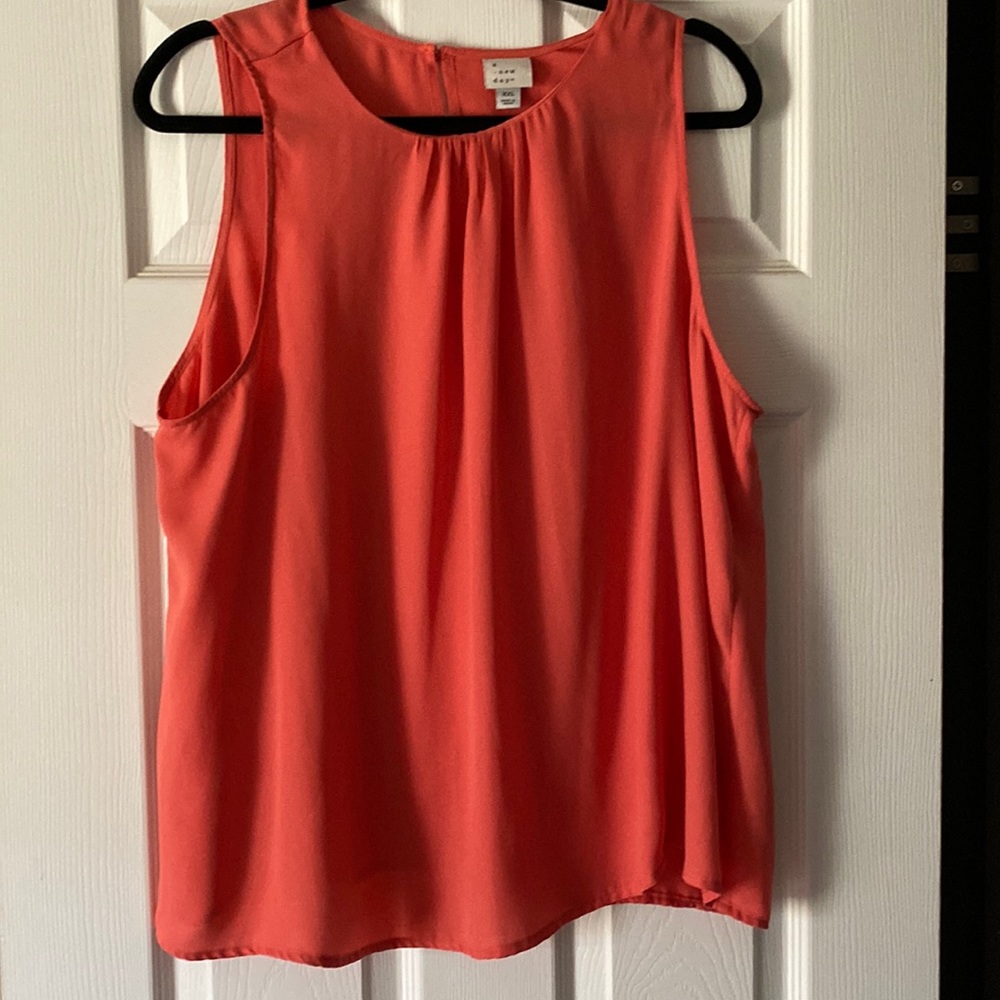 Sleeveless Spring Blouse. Size XXL Melon color